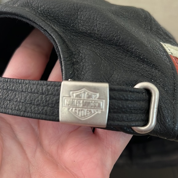 AUTHENTIC-VINTAGE 💯 LEATHER HARLIE-DAVIDSON HAT AND WALLET - Picture 3 of 11